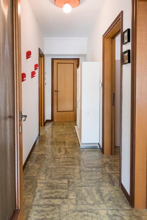 A28 - Poggio, Ampio Trilocale Con Portico Apartment Poggio  Ngoại thất bức ảnh